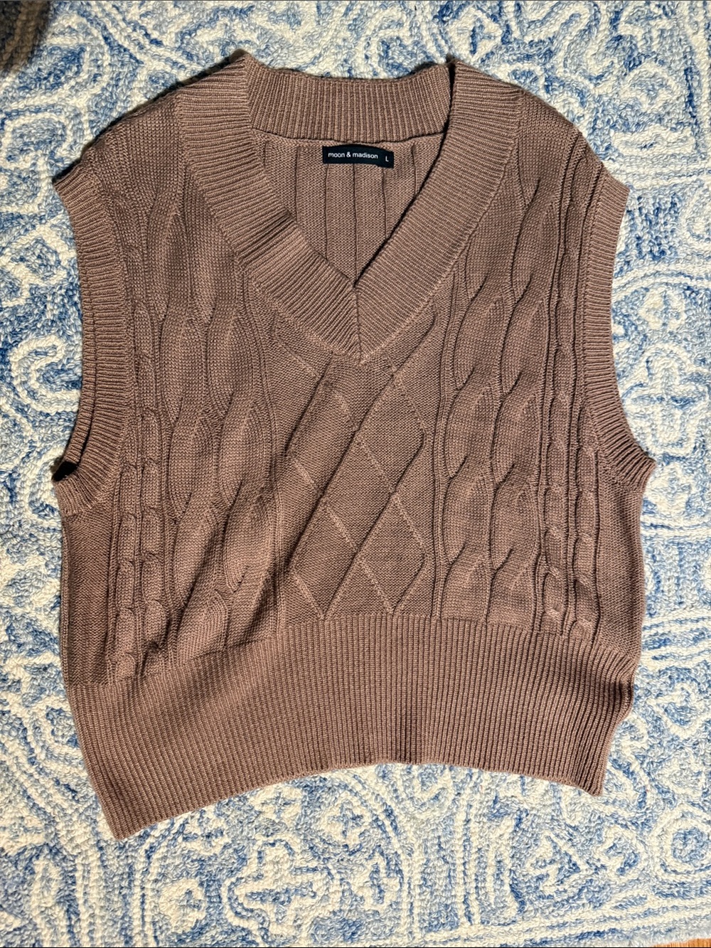 moon & madison Mauve-Brown Cable Knit V-Neck Sweater Vest